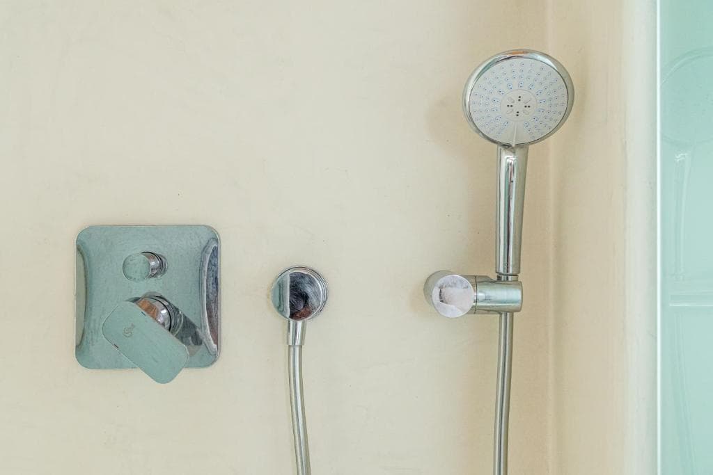 Budget Double Room - Photo 9