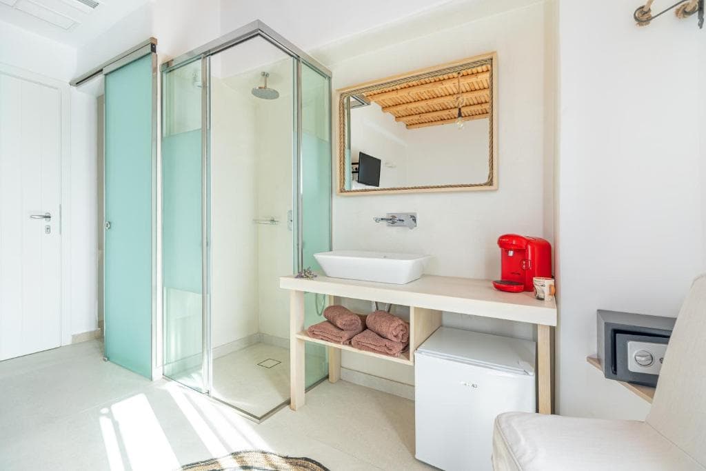 Double Room - Photo 6