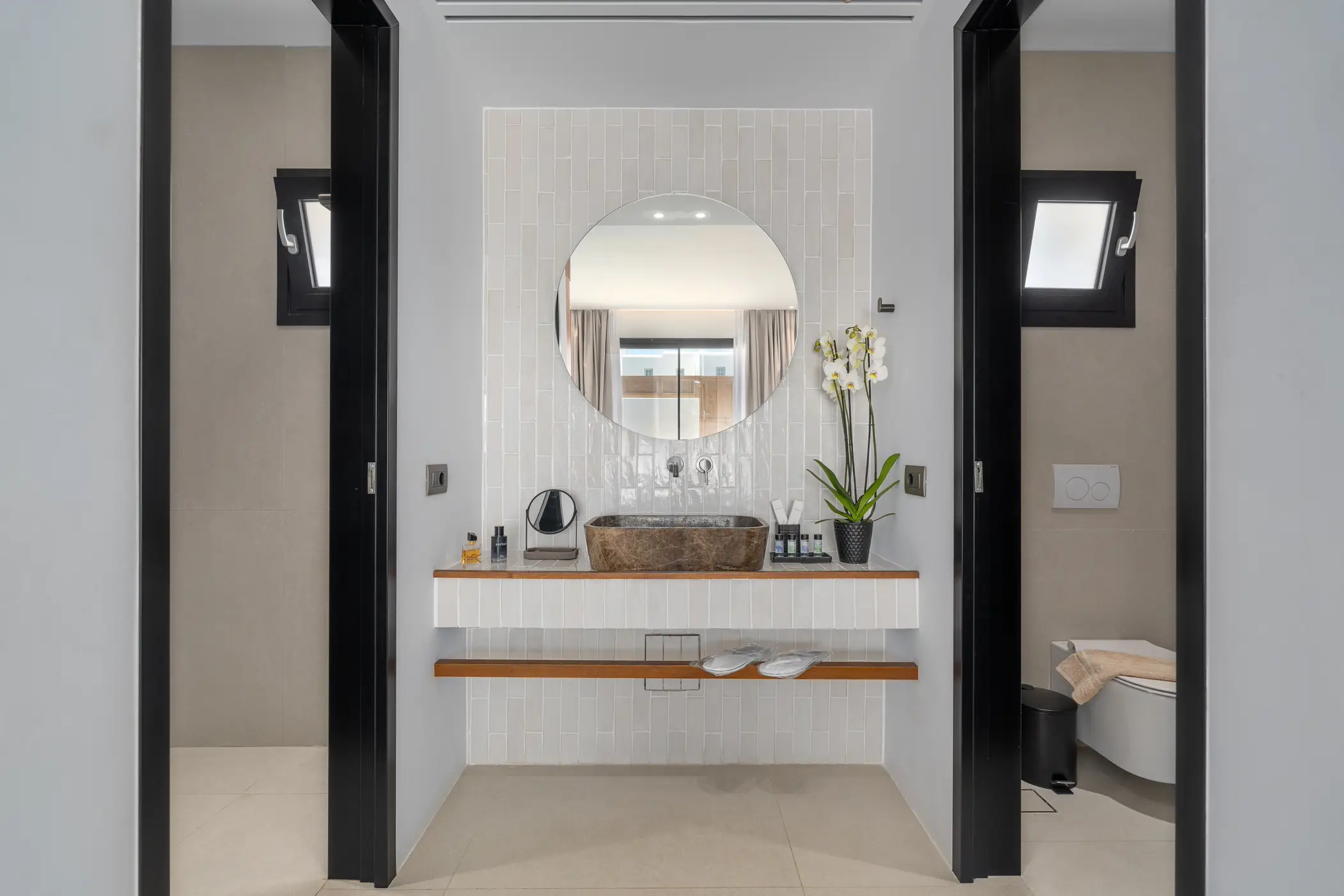 Deluxe Suite - Photo 9