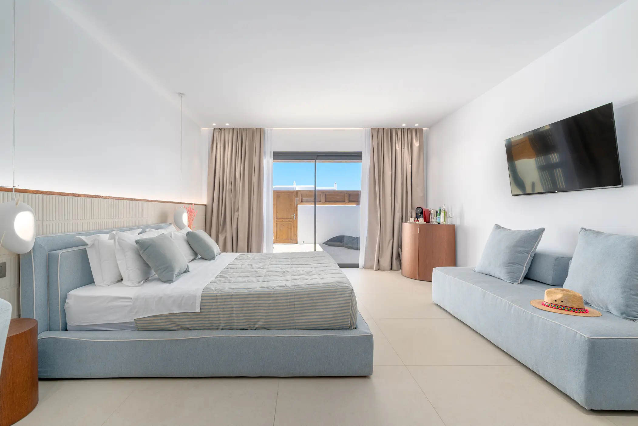 Deluxe Suite - Photo 10