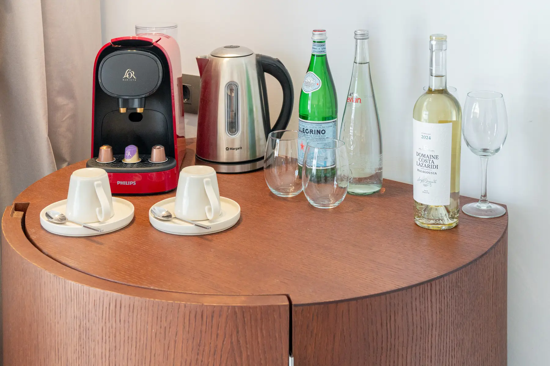 Deluxe Suite with Jacuzzi - Photo 17