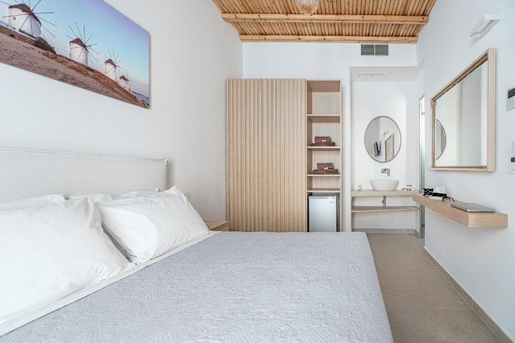 Standard Double Room - Photo 7